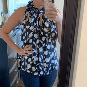 White House Black Market blouse size L